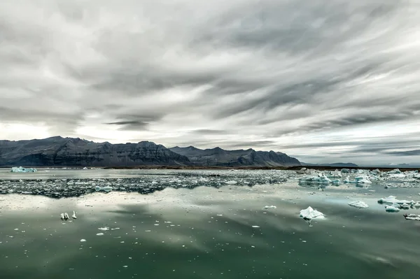 Lago Glacial Paisaje Dramático Sombrío Islandia —  Fotos de Stock