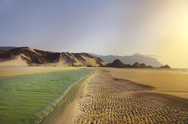 Fantastische Verlaten Strand Aan Indische Oceaan Tussen Rotsen Paradijs Vakantie — Stockfoto