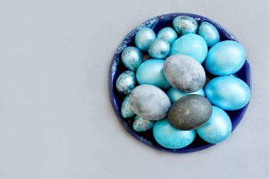 Paskalya yumurtalarını boyalı. Geleneksel Paskalya boyalı yumurta