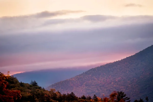 Wooded Mountains Pink Clouds Peaks Sunset White Mountain National Park — Stock Photo, Image