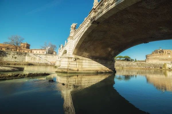 Embankment Del Fiume Ponte Mattina Presto Roma — Foto Stock