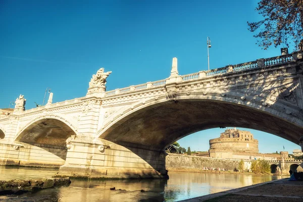 Embankment Del Fiume Ponte Mattina Presto Roma — Foto Stock