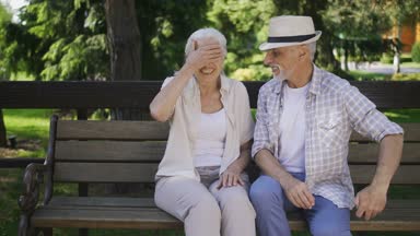 Üst düzey çiftin sürpriz evlilik teklifi