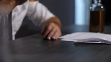 Viski cam adam releiveing stresle