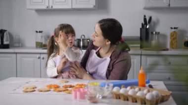 Anne ve çocuk özel beden dili öğrenmek