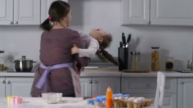 Kız annesi ile zaman zevk özel ihtiyaçları olan