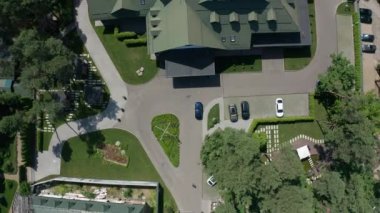 Modern ülke otel kompleksi üzerinde Drone uçuş