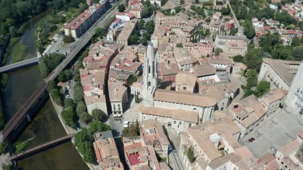 Aerial Shot av gamla gotiska kvarteren i Girona — Stockvideo