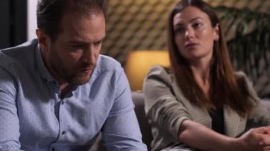 Aile krizi, psikolog da karı koca