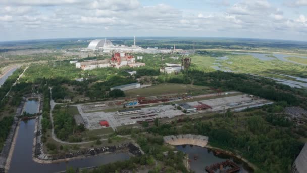Drone skott i Tjernobyl kärnkraftverk — Stockvideo