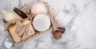 Ahşap arkaplanda spa kompozisyonu