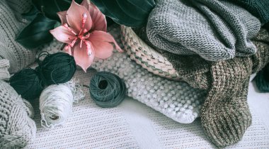 Konu ev iç ve medinilla pot kanepede ile örme kazak