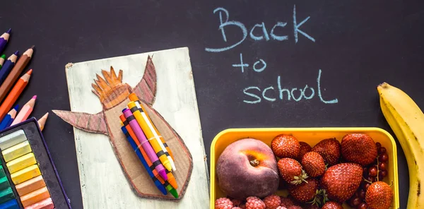 Zpátky Školy Školní Potřeby Oběd Černém Pozadí Pojetí Vzdělávání Školního — Stock fotografie