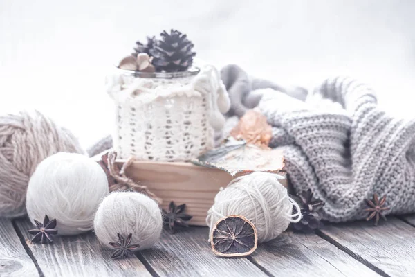 Konu ahşap zemin, ev Hobiler örgü ile kompozisyon