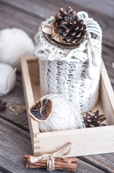 Konu ahşap zemin, ev Hobiler örgü ile kompozisyon