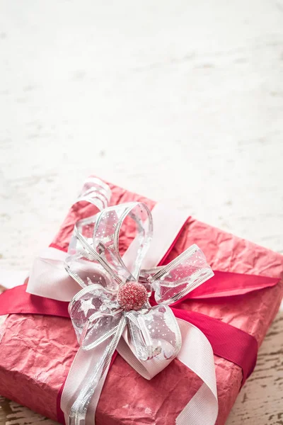 Concepto San Valentín Día Madre Caja Regalo Roja Con Lazo — Foto de Stock