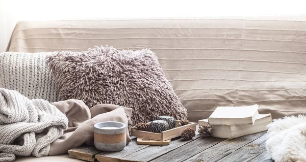 Domácí Pohodlí Obývací Pokoj Pohovkou Vnitřní Detaily Domáckou Atmosféru Pohodlí — Stock fotografie