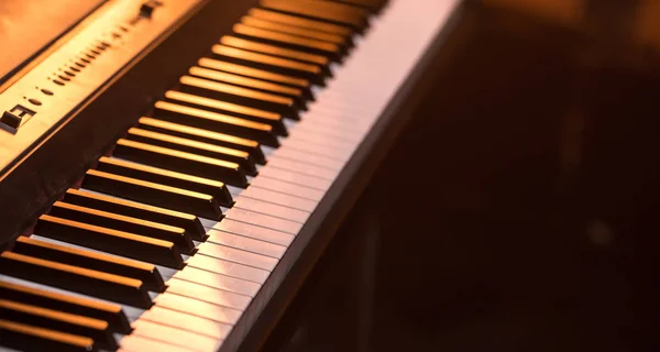 Pianotangenter Närbild Vacker Färgad Bakgrund Begreppet Musikinstrument — Stockfoto