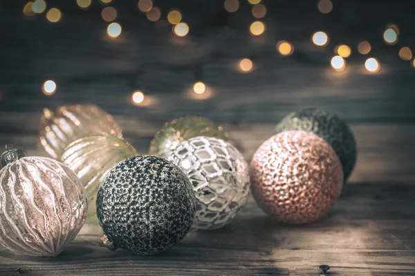 Kerstmis Nieuwjaar Feestelijke Achtergrond Vintage Speelgoed Kerstboom Een Houten Achtergrond — Stockfoto