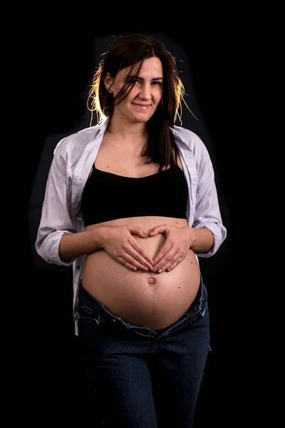 Ritratto Donna Incinta Sfondo Nero Concetto Gravidanza Previsione Bambino — Foto Stock