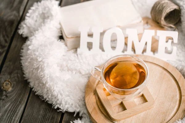 Komposition Mit Hölzernen Weißen Buchstaben Mit Der Aufschrift Nach Hause — Stockfoto