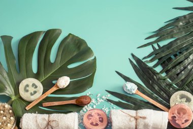 Natürmort spa öğelerle ilgili renkli bir arka plan