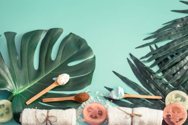 Natürmort spa öğelerle ilgili renkli bir arka plan