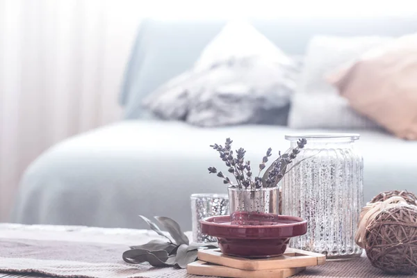 Detalles de la naturaleza muerta de un acogedor interior de la casa .Living decoración de la habitación . — Foto de Stock