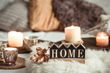 Rahat bir evde Natürmort ev dekorasyonu.