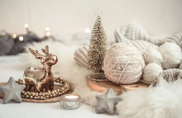 Natal ainda vida fundo com decoração festiva . — Fotografia de Stock