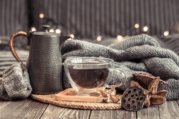 Gezellige Herfst Stilleven met een kopje thee. — Stockfoto