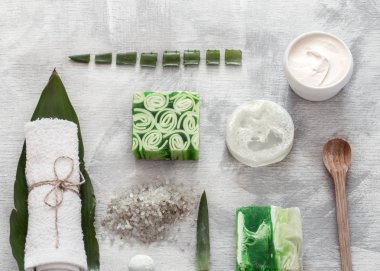 Vücut bakımı için Wellness öğeleri ile Spa kompozisyon.
