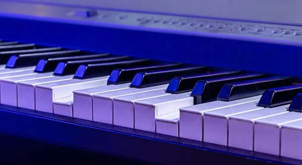 Pianotangenterna Vacker Färgad Bakgrund Närbild — Stockfoto