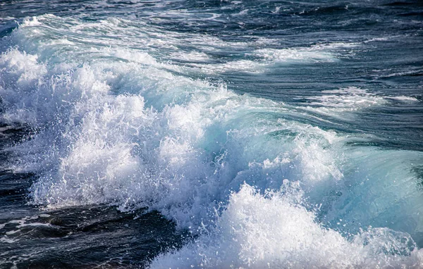 Belos Mares Furiosos Com Espuma Mar Ondas Antecedentes Das Ondas — Fotografia de Stock