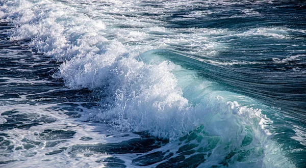 Hermosos Mares Furiosos Con Espuma Mar Olas Antecedentes Las Olas — Foto de Stock