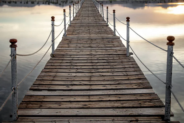 Fondo Hermoso Muelle Madera Largo Primer Plano Puesta Del Sol —  Fotos de Stock