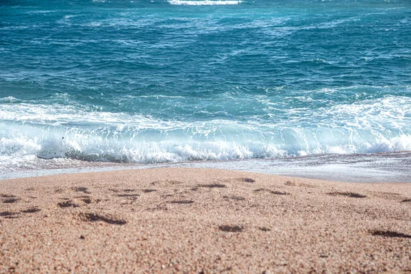 Красивый Морской Фон Бирюзовыми Волнами Концепция Туризма — стоковое фото