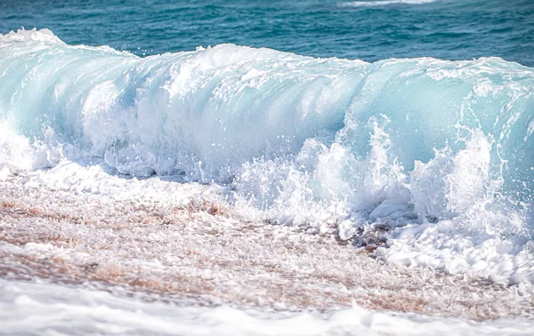 Прекрасные Бушующие Моря Морской Пеной Волнами Фон Бирюзовых Волн — стоковое фото