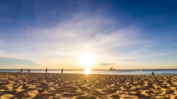 Sunset time lapse on the beach of Zanzibar. — Stock Video