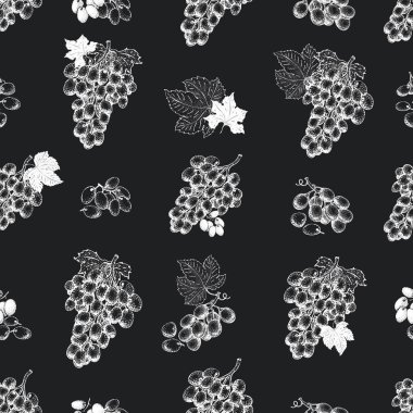 Üzüm berry seamless modeli. El vektör meyve illüstrasyon tebeşir tahtaya çekilmiş. Oyulmuş tarzı vintage botanik arka plan.