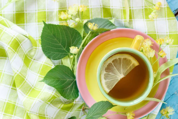 Tasse Tisane Aux Fleurs Tilleul Citron Vue Sur Dessus — Photo