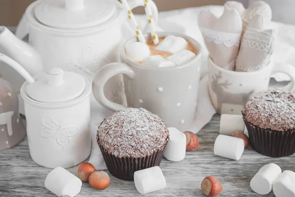 Cacau Cupcakes Decorações Diferentes Fundo Foco Suave — Fotografia de Stock