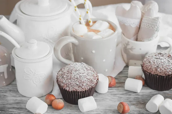 Cacao Koláčky Různé Dekorace Měkké Zaostření Pozadí — Stock fotografie