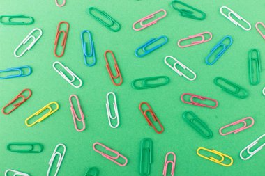 Renkli ataç ışık yeşil temel, en iyi görünümü üzerinde yapılan arka plan