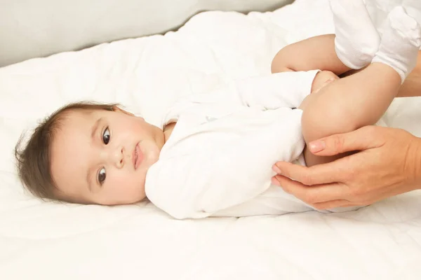 Baby Hands Mother Indoors Soft Focus Background — Stock Photo, Image