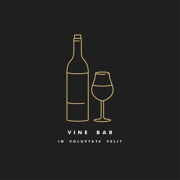 Ilustração linear vetorial de garrafa de vinho com vidro. Logotipo da barra de vinho. Cor dourada . — Vetor de Stock
