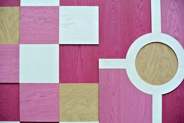 Muur Versierd Met Roze Witte Houten Geometrische Ontwerpen — Stockfoto