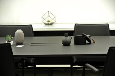 Aksesuarlı modern ofis masası