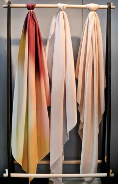  renkli kumaş artıkları