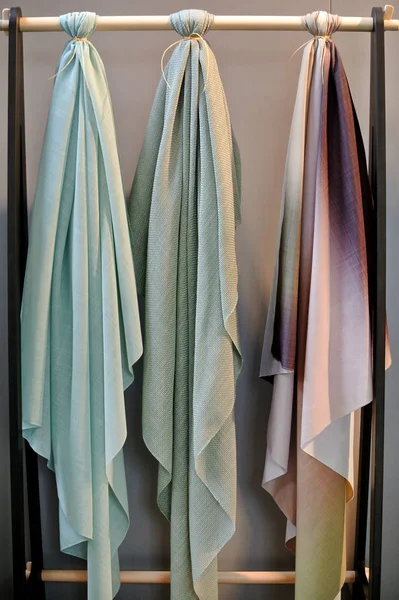  renkli kumaş artıkları